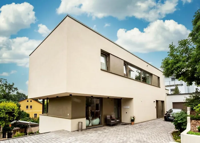 Gaestezimmer In Mit Dach-terrasse, Wohnbereich Und Kueche Alloggio in famiglia Dresda