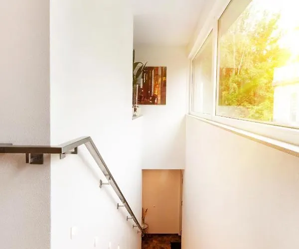 Gaestezimmer In Mit Dach-terrasse, Wohnbereich Und Kueche Kwatera prywatna Drezno