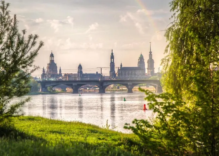 Gaestezimmer In Mit Dach-terrasse, Wohnbereich Und Kueche Kwatera prywatna Drezno