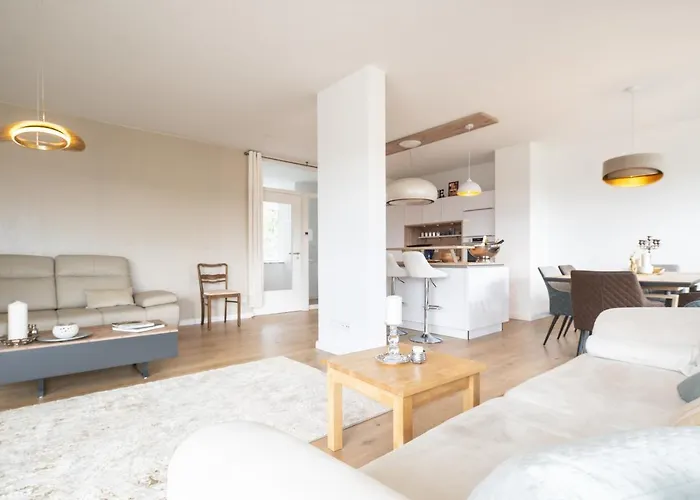 Homestay szállás Gaestezimmer In Mit Dach-terrasse, Wohnbereich Und Kueche *