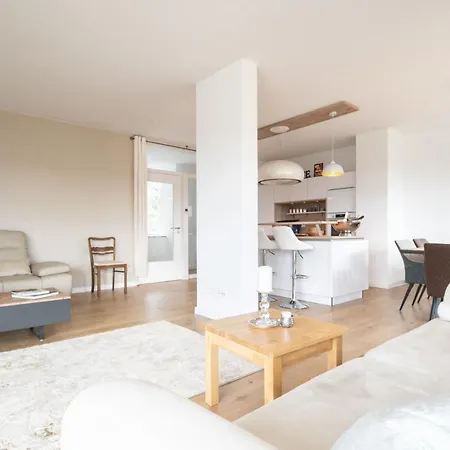 Privat bolig Gaestezimmer In Mit Dach-terrasse, Wohnbereich Und Kueche *