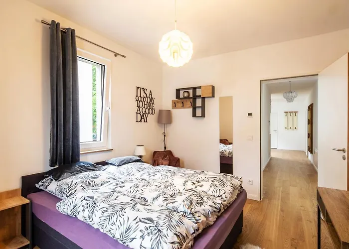 Rum i privatbostad Gaestezimmer In Mit Dach-terrasse, Wohnbereich Und Kueche Dresden